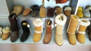 Snow boots
