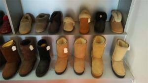 Snow boots