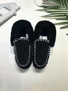 Snow boots