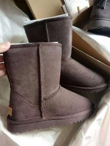 Snow boots