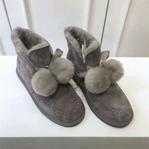 Snow boots