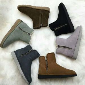 Snow boots