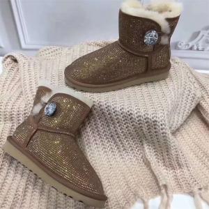 Snow boots