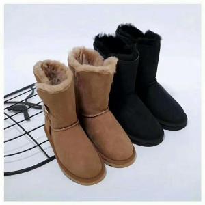 Snow boots